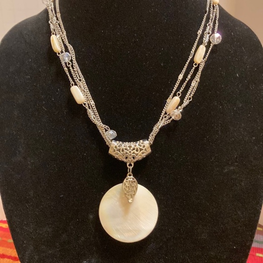 NWT Christopher & Banks polished shell pendant necklace